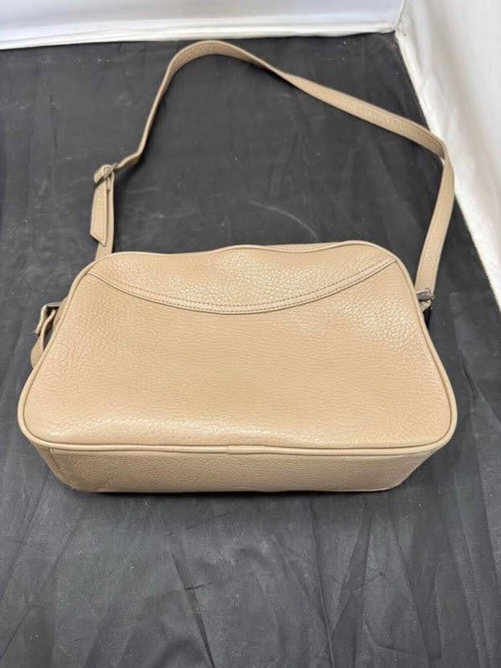 Vintage B.G. Street Taupe Tan Pebbled Genuine Leather Crossbody Shoulder Bag 90s